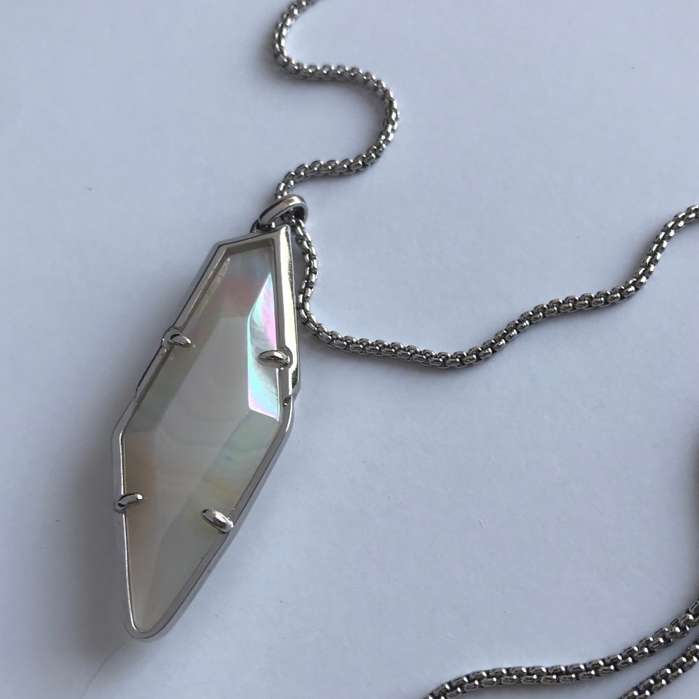 Kendra Scott Beatrice Iridescent Agate necklace